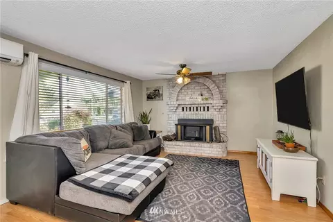 130 170th St E, Spanaway, WA 98387 photo 4