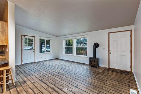 129 Corrin Ave NW, Orting, WA 98360 photo 4