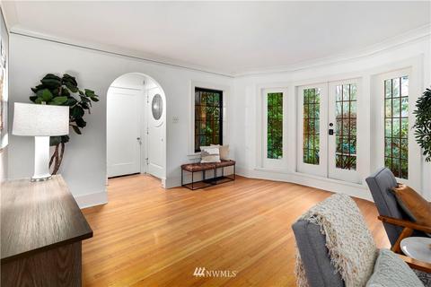 2235 E Crescent Dr, Seattle, WA 98112 photo 10