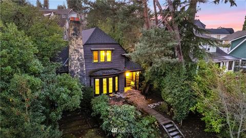 2235 E Crescent Dr, Seattle, WA 98112 photo 2