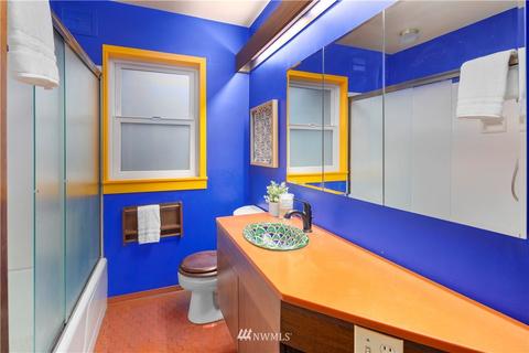 2235 E Crescent Dr, Seattle, WA 98112 photo 5