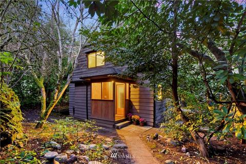 2235 E Crescent Dr, Seattle, WA 98112 photo 28