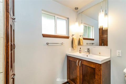 1403 E Casino Rd, Everett, WA 98203 photo 10