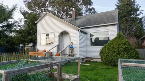 512 Spruce St, Ilwaco, WA 98624 photo 3