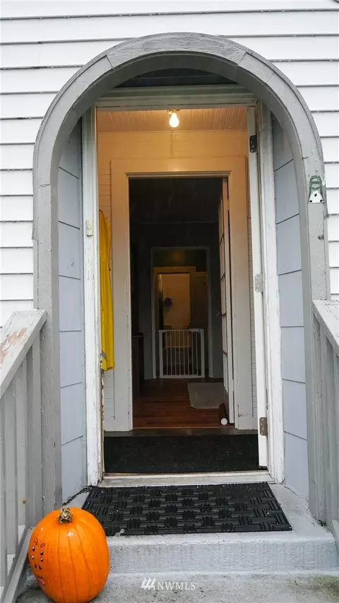 512 Spruce St, Ilwaco, WA 98624 photo 4
