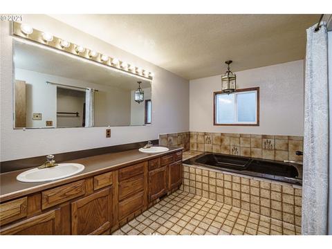 105 Mcadams Rd E, Longview, WA 98632 photo 10