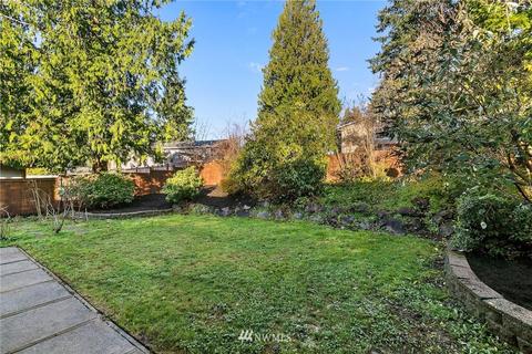 303 217th Pl SW, Bothell, WA 98021 photo 31