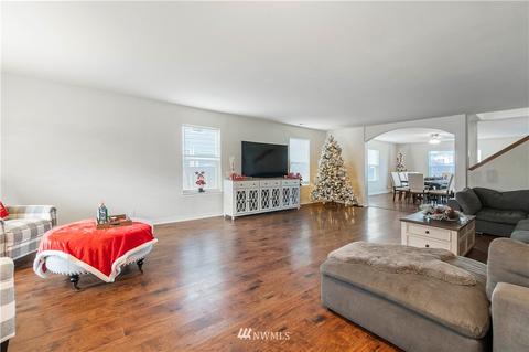 207 Roberts St NE, Orting, WA 98360 photo 4