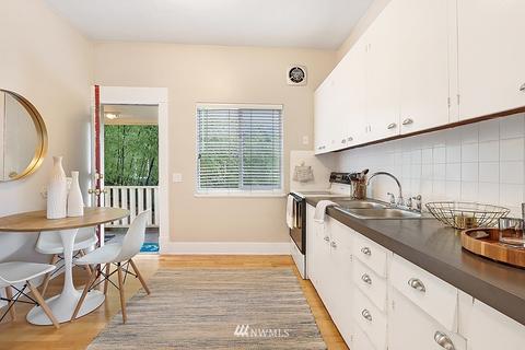2618 E John St, Seattle, WA 98112 photo 6
