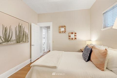 2618 E John St, Seattle, WA 98112 photo 13