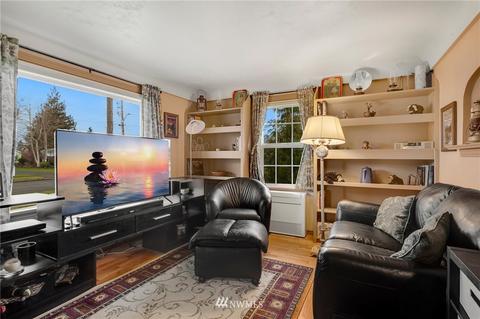 1231 Lafromboise St, Enumclaw, WA 98022 photo 2