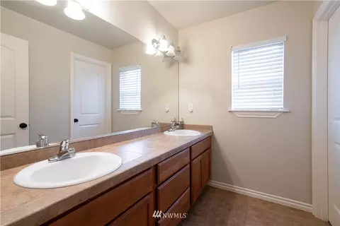 417 Bondgard Ave E, Enumclaw, WA 98022 photo 15