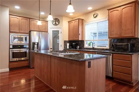 417 Bondgard Ave E, Enumclaw, WA 98022 photo 8