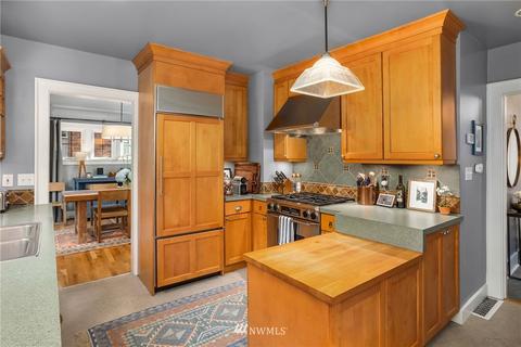 2272 E Howe St, Seattle, WA 98112 photo 13