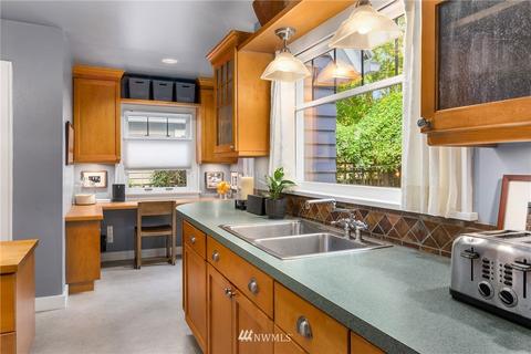 2272 E Howe St, Seattle, WA 98112 photo 14