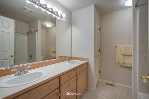 2422 195th St SE #B, Bothell, WA 98012 photo 15