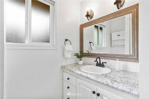 20828 Hillcrest Pl, Edmonds, WA 98026 photo 23