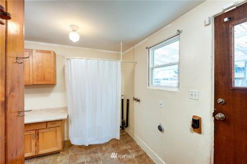910 Myrtine St, Enumclaw, WA 98022 photo 16