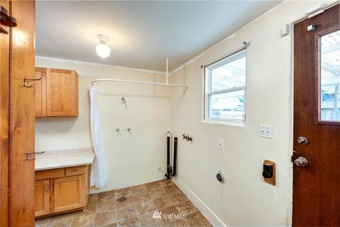 910 Myrtine St, Enumclaw, WA 98022 photo 17