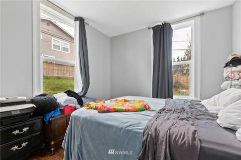 906 E Marine View Dr, Everett, WA 98201 photo 8