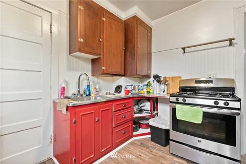 906 E Marine View Dr, Everett, WA 98201 photo 6