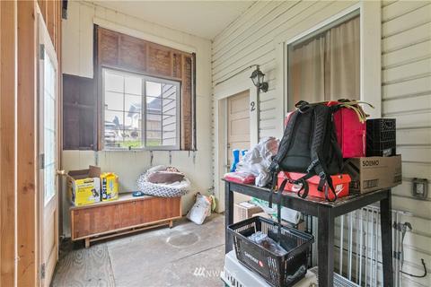 906 E Marine View Dr, Everett, WA 98201 photo 4