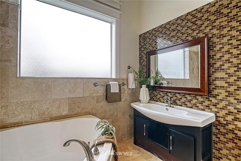 2008 E Aloha St, Seattle, WA 98112 photo 26