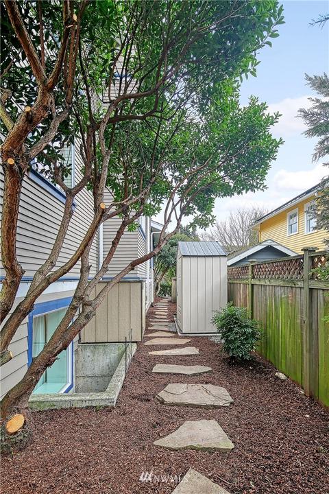 2008 E Aloha St, Seattle, WA 98112 photo 39