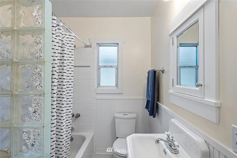 2809 E Spring St, Seattle, WA 98122 photo 16