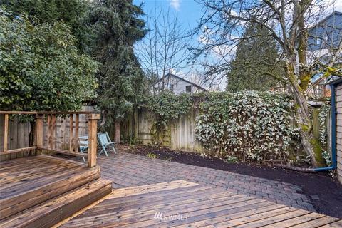 2809 E Spring St, Seattle, WA 98122 photo 14