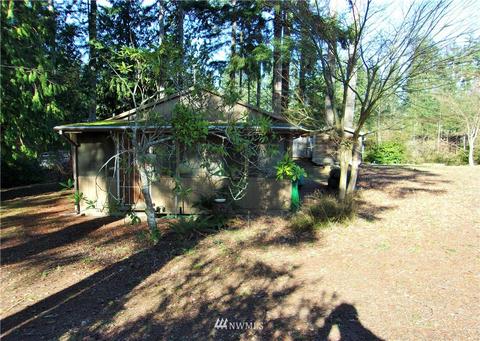 61 Bear Rd, Quilcene, WA 98376