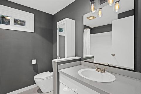 1122 E John St, Seattle, WA 98102 photo 31