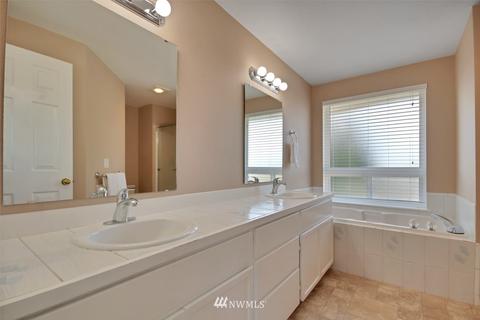 208 Almadon St, Enumclaw, WA 98022 photo 25