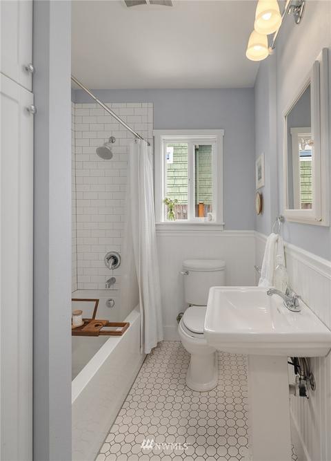 2504 E Pine St, Seattle, WA 98122 photo 17