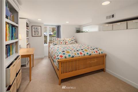 2504 E Pine St, Seattle, WA 98122 photo 23