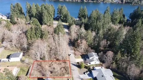 101 NE Laurel Rd, Belfair, WA 98528