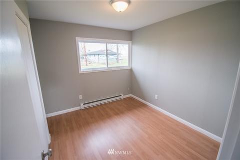 407 W 1st St, Everson, WA 98247 photo 10