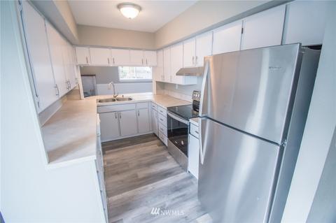 407 W 1st St, Everson, WA 98247 photo 7
