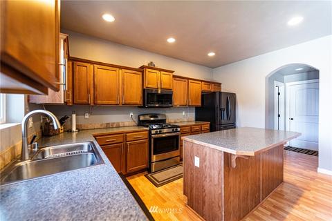 484 Petersen Dr E, Enumclaw, WA 98022 photo 6