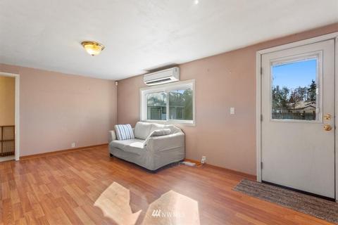 1108 Center Rd, Everett, WA 98204 photo 4