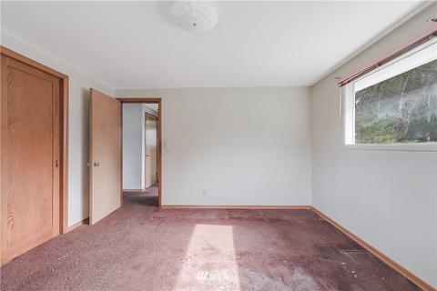 6828 Lower Ridge Rd, Everett, WA 98203 photo 15