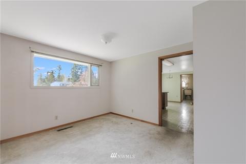 6828 Lower Ridge Rd, Everett, WA 98203 photo 9
