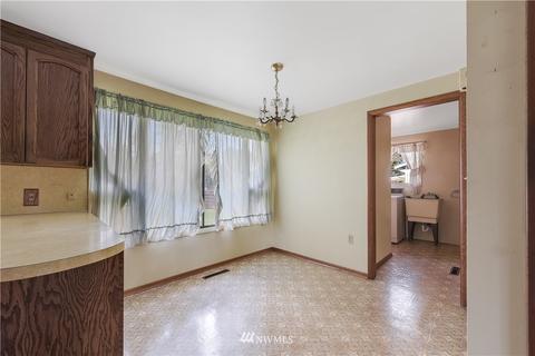 6828 Lower Ridge Rd, Everett, WA 98203 photo 5