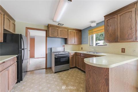 6828 Lower Ridge Rd, Everett, WA 98203 photo 3
