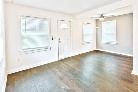 1309 E Marine View Dr, Everett, WA 98201 photo 10