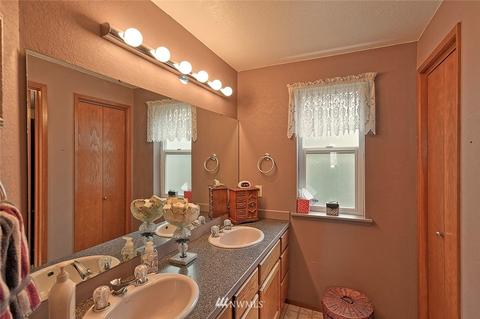 1008 Angle Ln, Everett, WA 98201 photo 17