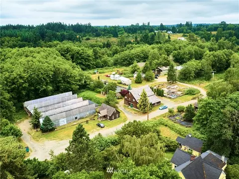 18527 Beall Rd SW, Vashon, WA 98070