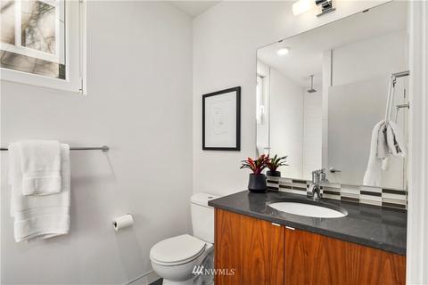 208 25th Ave E, Seattle, WA 98112 photo 25