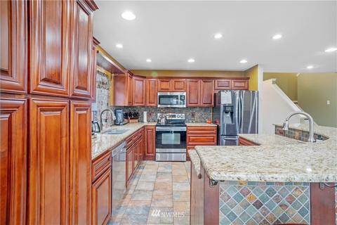 8316 203rd Street Ct E, Spanaway, WA 98387 photo 10