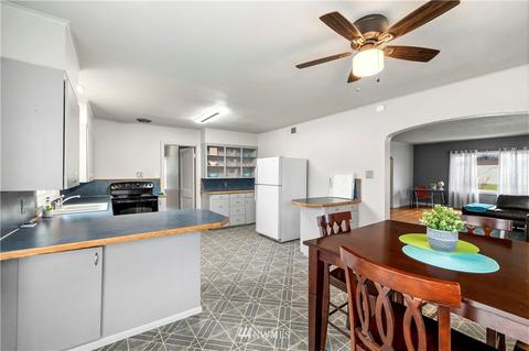 1104 3rd, Cosmopolis, WA 98537 photo 8